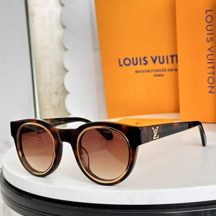 Picture of Louis Vuitton Sunglasses _SKUfw76722126fw
